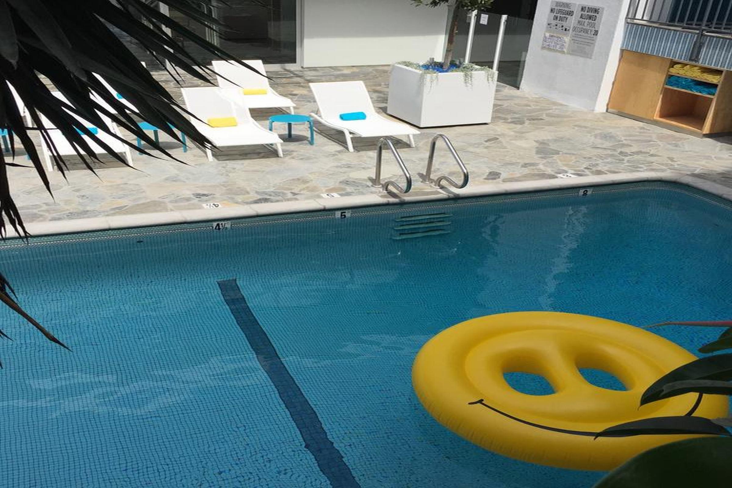 เบฟเวอรี ลอเรล มอเตอร์ โฮเต็ล Motel ลอสแอนเจลิส ภายนอก รูปภาพ